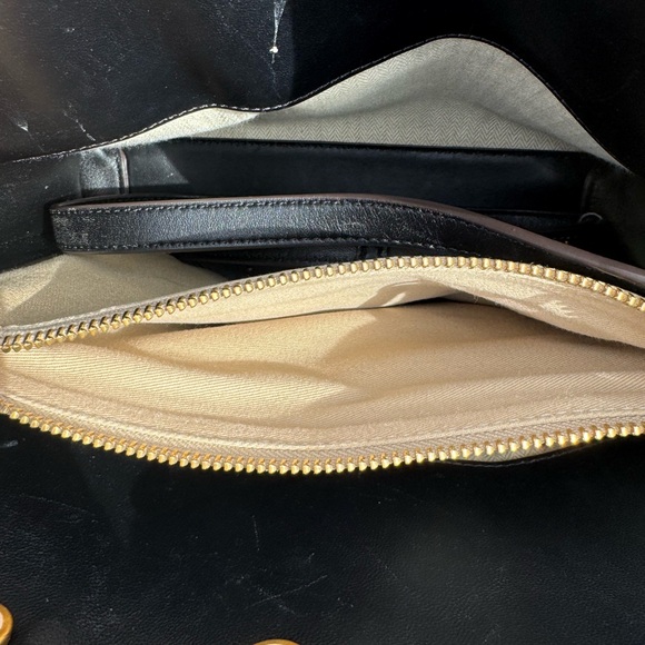 Tory Burch Lee Radziwill Croc-Embossed Leather Bag - Picture 9 of 15